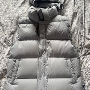 Aritzia Gray Puffer Vest